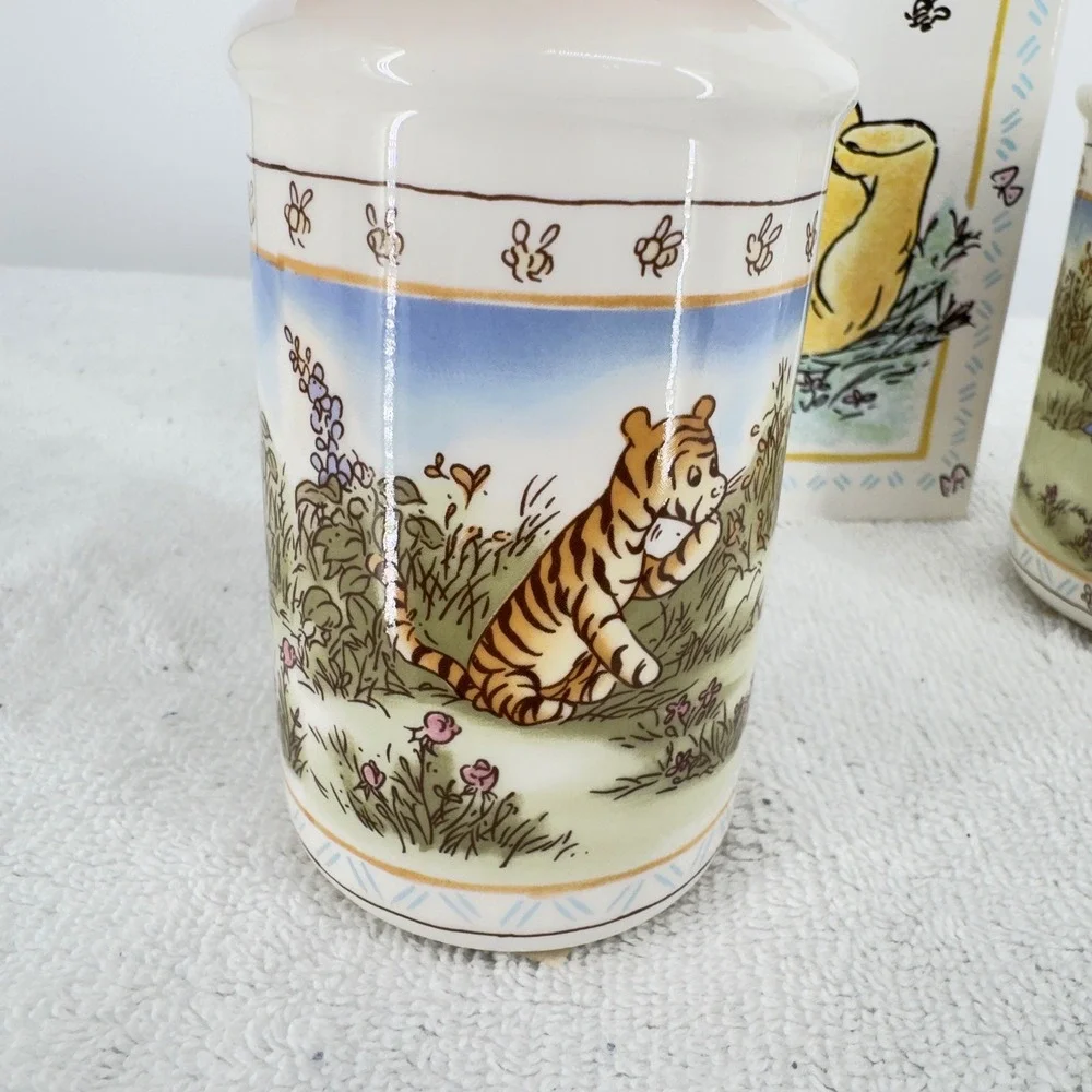 NOS Disney Winnie the Pooh Ceramic Bathroom Soap Dispenser Tissue Box Tumbler